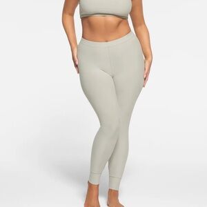 SKIMS Soft Lounge Leggings